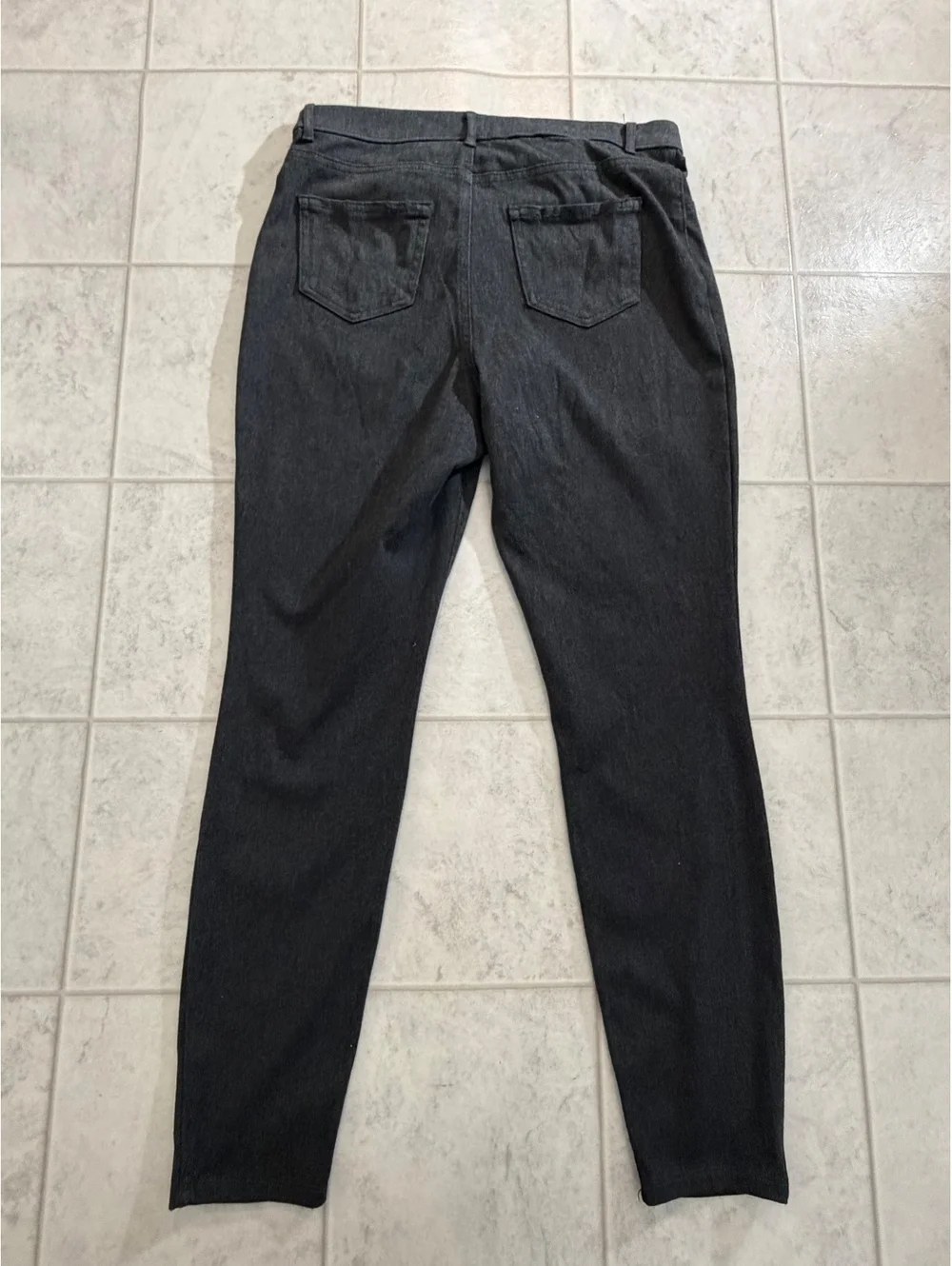Time and Tru gray pants